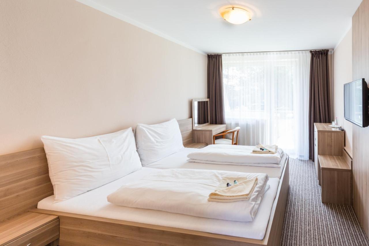 Bed & Breakfast Hotel Perla Nove Mesto nad Vahom Exterior photo