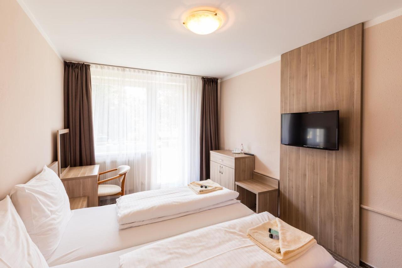 Bed & Breakfast Hotel Perla Nove Mesto nad Vahom Exterior photo